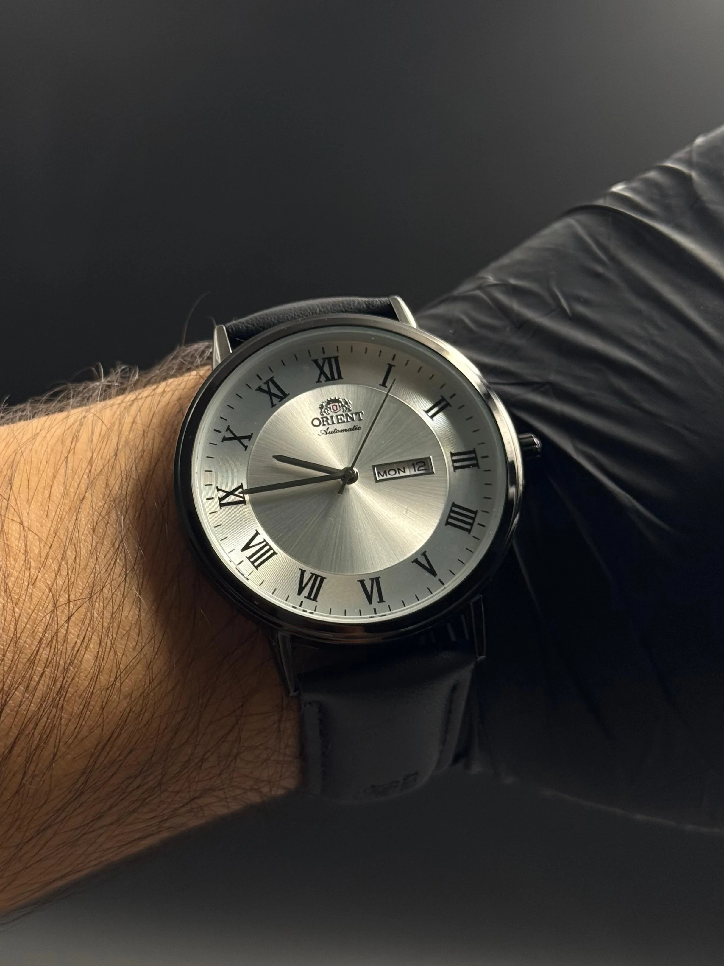 ORNT Cuero Negro Tablero Plateado